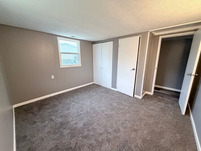 Building Photo - Newly renovated 3 bedroom house