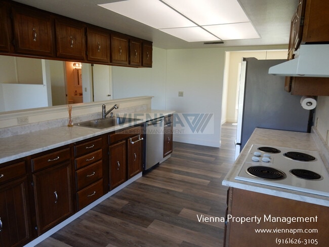 Building Photo - 1075 Big Ben Rd