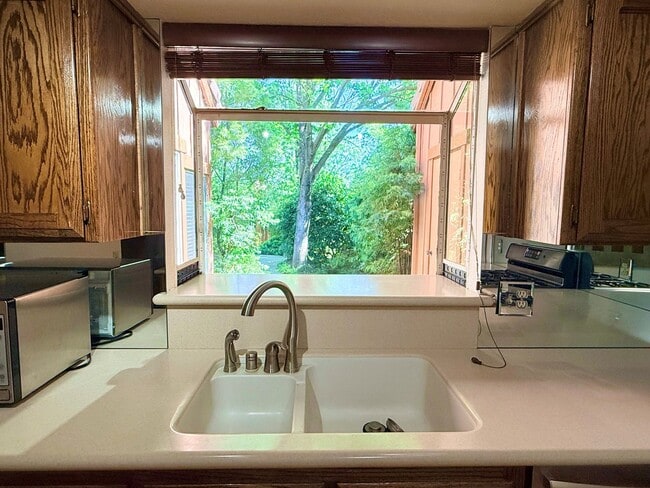 Building Photo - Beautiful Cal Park Rental Property!