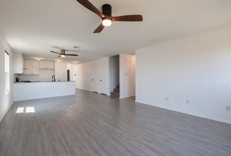 Building Photo - 9051 Navarro Vis