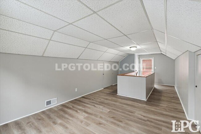 Building Photo - 3648 Watson Ave