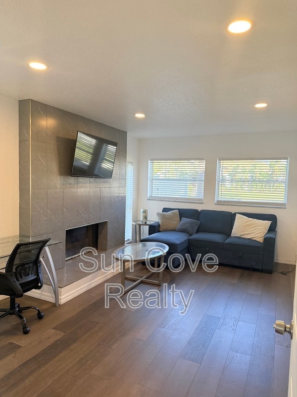 Building Photo - 13854 77th Ave