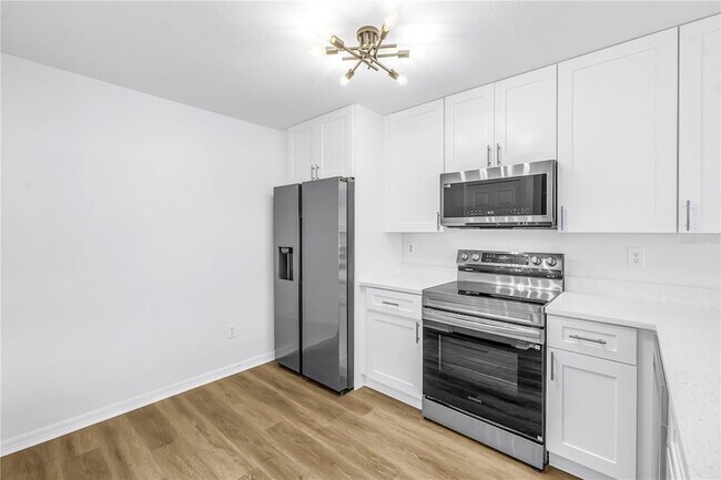 Building Photo - 8517 Edgewater Pl Blvd