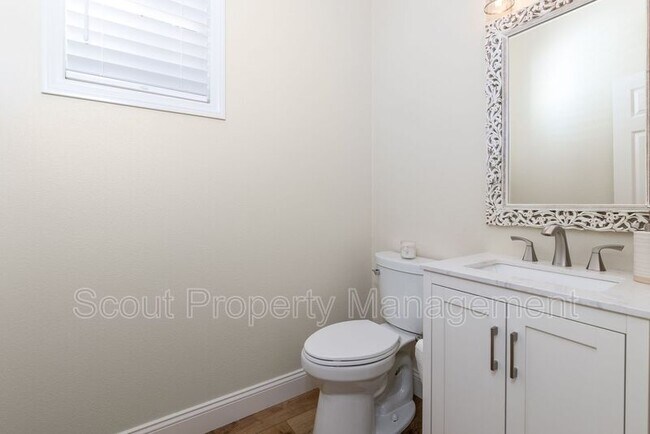 Building Photo - 40149 Balboa Dr