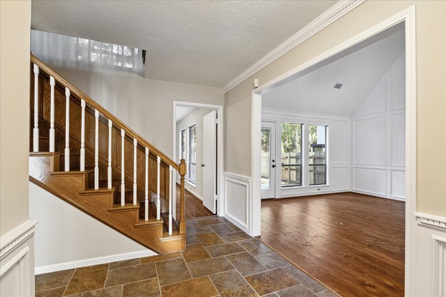 Building Photo - 4 Falling Star Rd