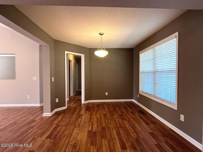 Building Photo - 205 Woodgreen Ln