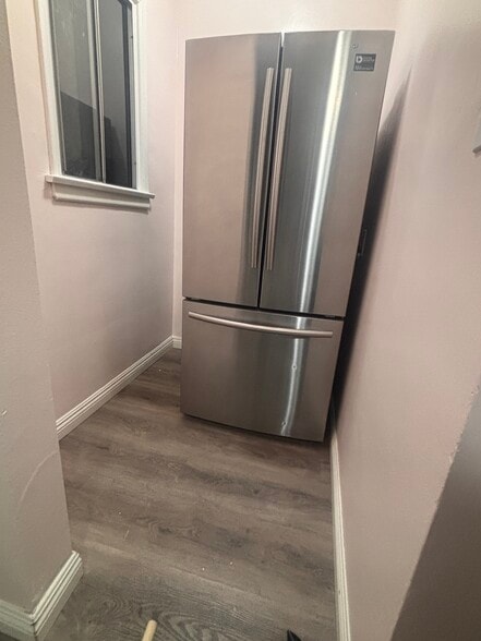 Building Photo - 3059 E 5th St