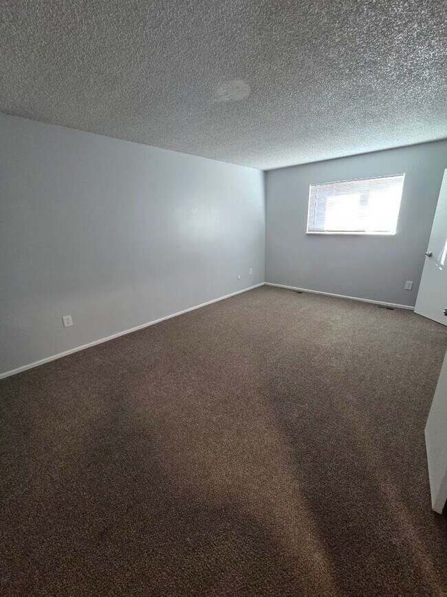 Building Photo - Inviting 3-Bedroom Home with Expansive Backyard on a Peaceful Cul-de-Sac | Available July 10