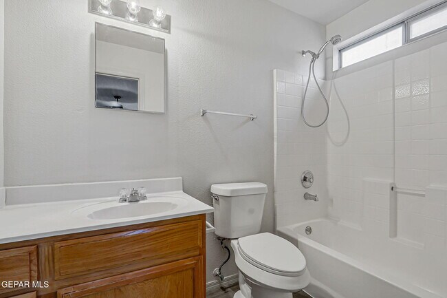 Building Photo - 14309 Pacific Point Dr