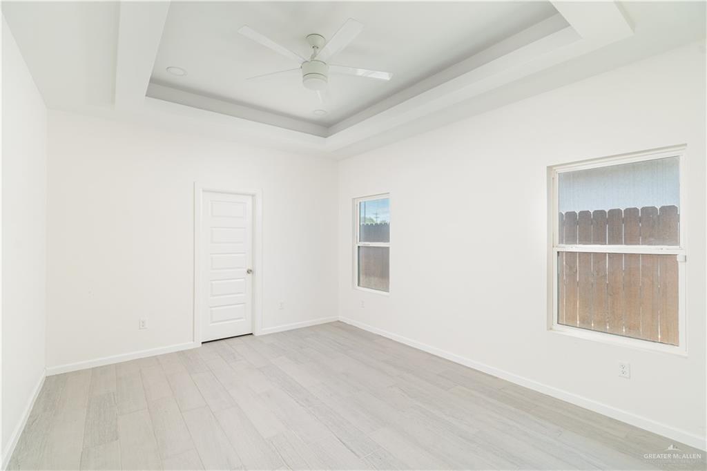 Building Photo - 1505 E Encino Ave