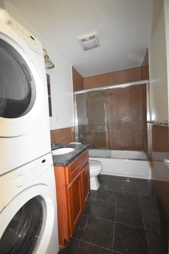 Building Photo - 488 S Sunset Ave