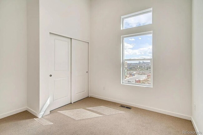Building Photo - 6770 Raritan Dr