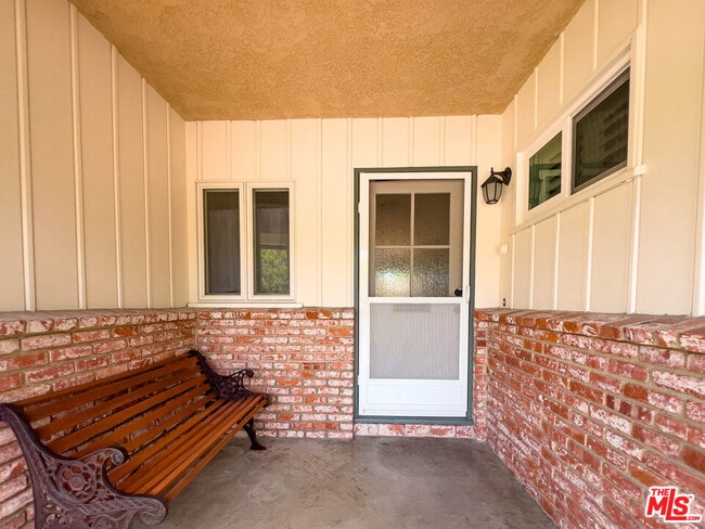 Building Photo - 626 Irving Dr