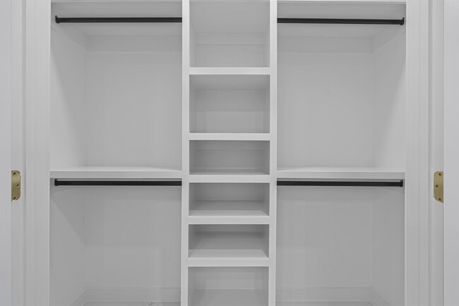 Building Photo - 3911 Yoyis St