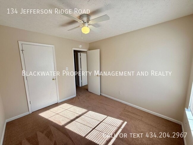 Building Photo - 134 Jefferson Ridge Rd