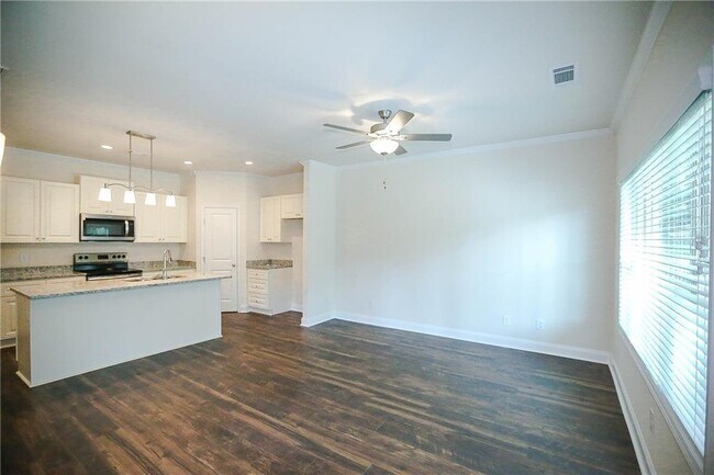 Building Photo - 327 Cashes Ct