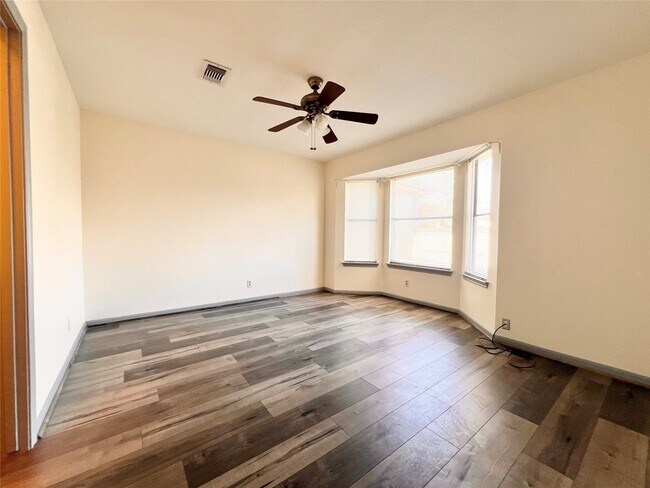 Building Photo - 727 Bunker Hill Rd