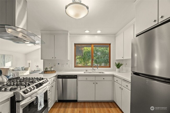 Building Photo - Spacious rambler-style 4 bed 2 bath house in Edmonds
