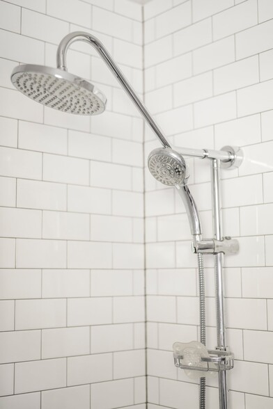 Double shower head options - 1501 S 43rd St