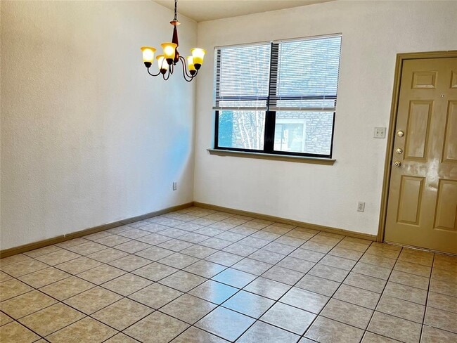 Building Photo - 8901 Parkfield Dr