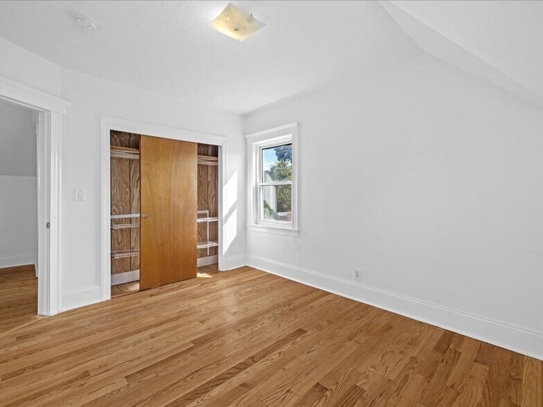 Building Photo - 25 Clarendon St
