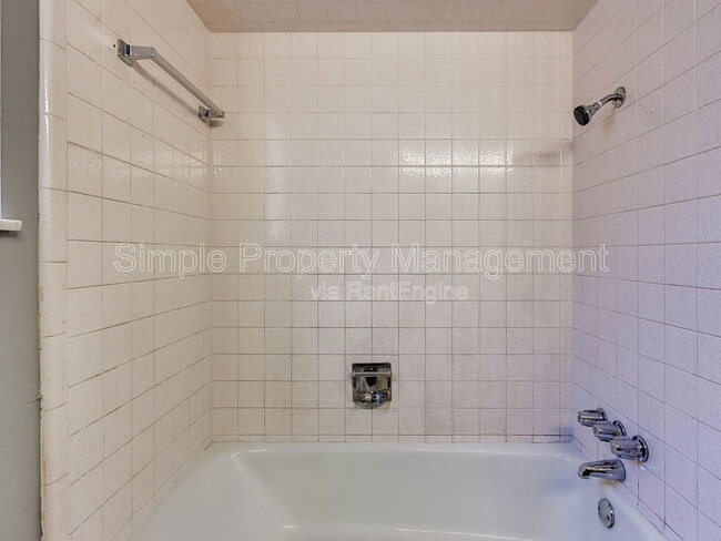 Building Photo - 4924 NW 19th St