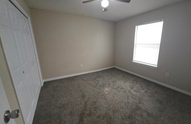 Building Photo - 7720 Lola Cir