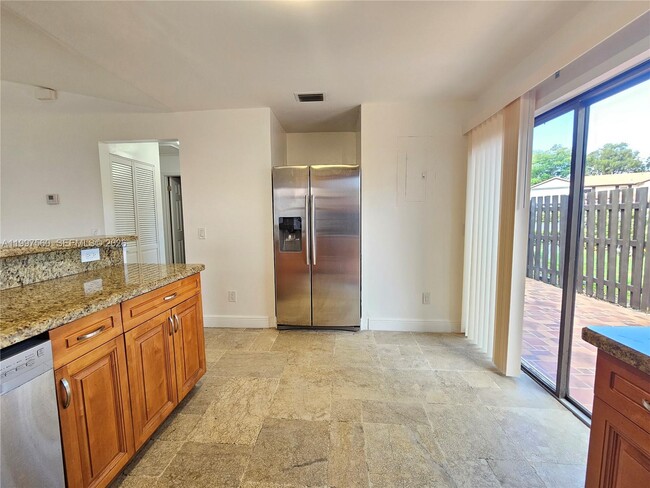 Building Photo - 15075 SW 49th Ln