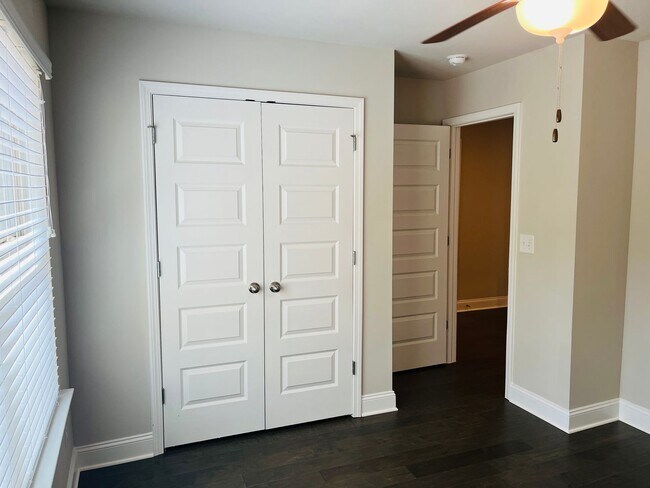 Building Photo - ***MOVE IN SPECIAL - $500 OFF 1ST MONTHS RENT WITH A MOVE IN DATE ON OR BEFORE 6/12.*** Wow! 4 be...