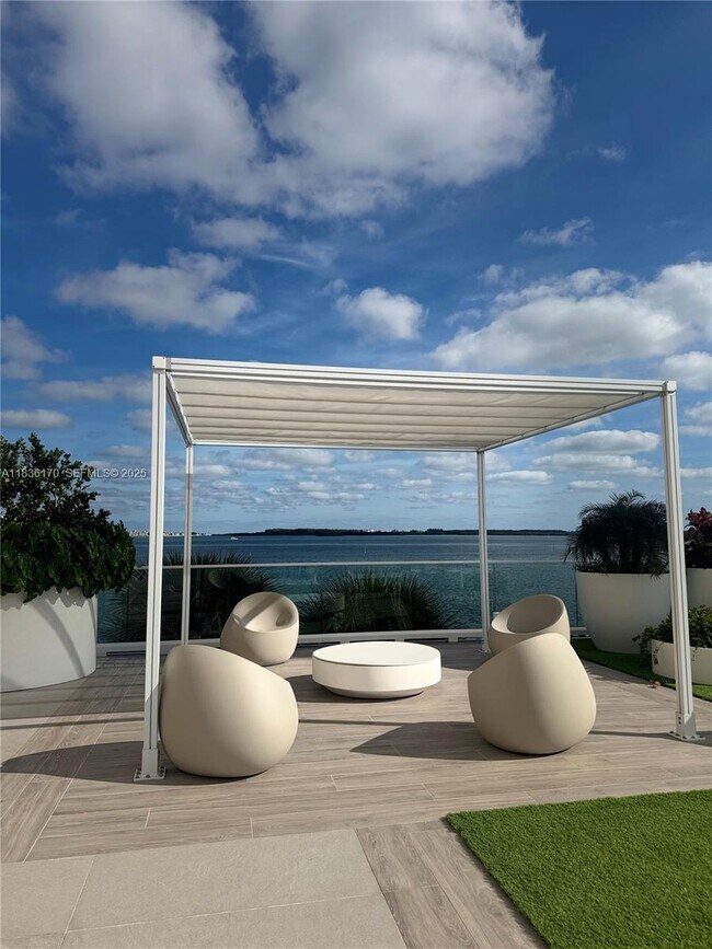 Building Photo - 770 Claughton Island Dr