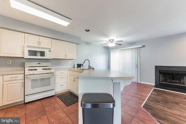 Building Photo - 926 Bentley Ct