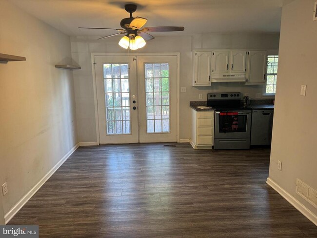 Building Photo - 100 Cypress Dr