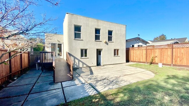 Building Photo - Fantastic Single Family Home w/ Huge Backyard, 1-Car Garage & Plenty of Storage Space!