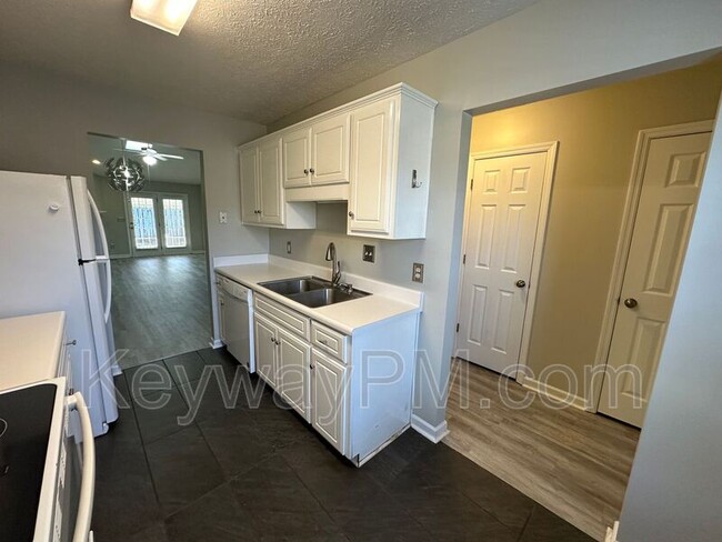 Building Photo - 59 Leigh Pl