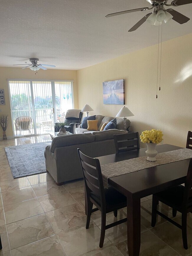 Building Photo - Furnished 3 Bedroom 2 Bath with Garage Punta Gorda Condo