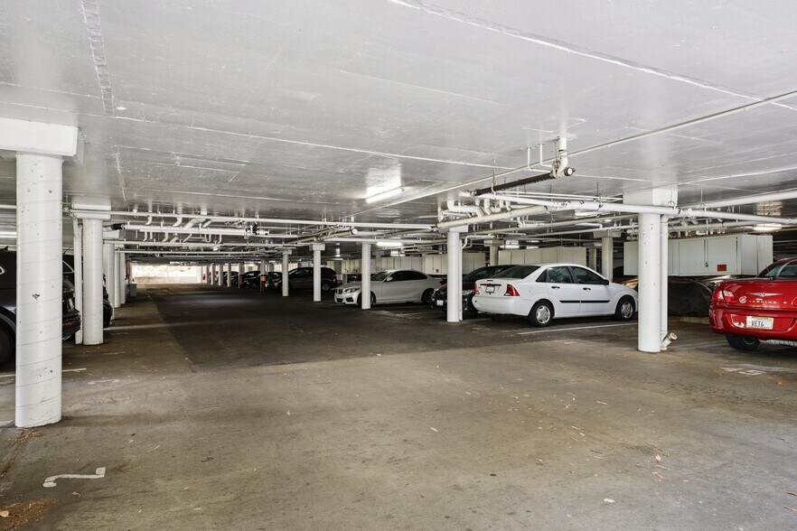 Building Photo - 370 Imperial Way