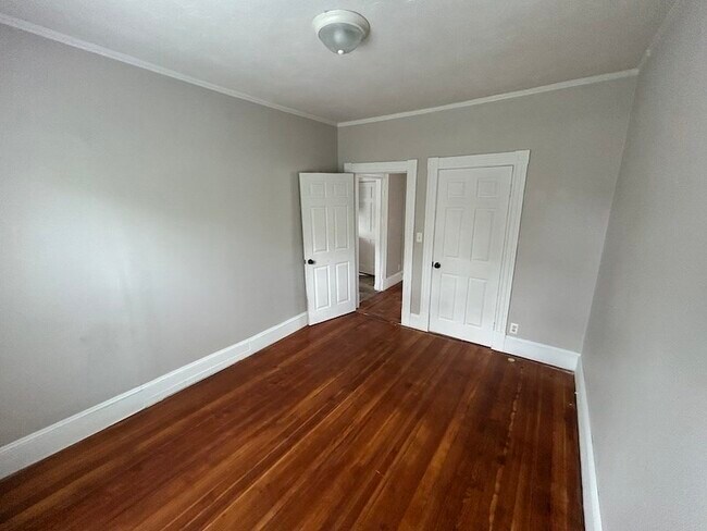 Building Photo - 35 Newcomb Pl
