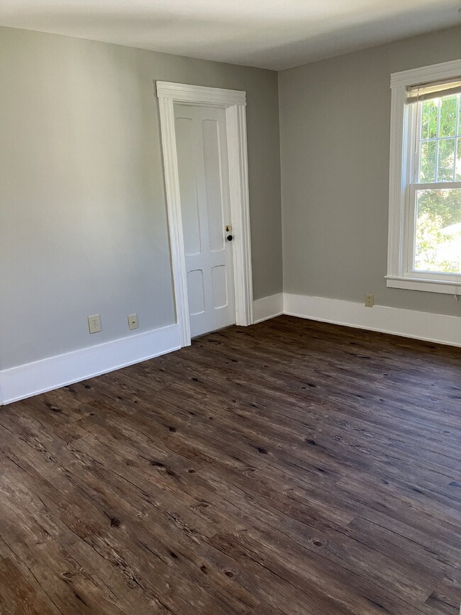 Building Photo - Available October 1 in the Village of Fairport!  2 Bedroom 1 bath upper apartment for $1,515/mo