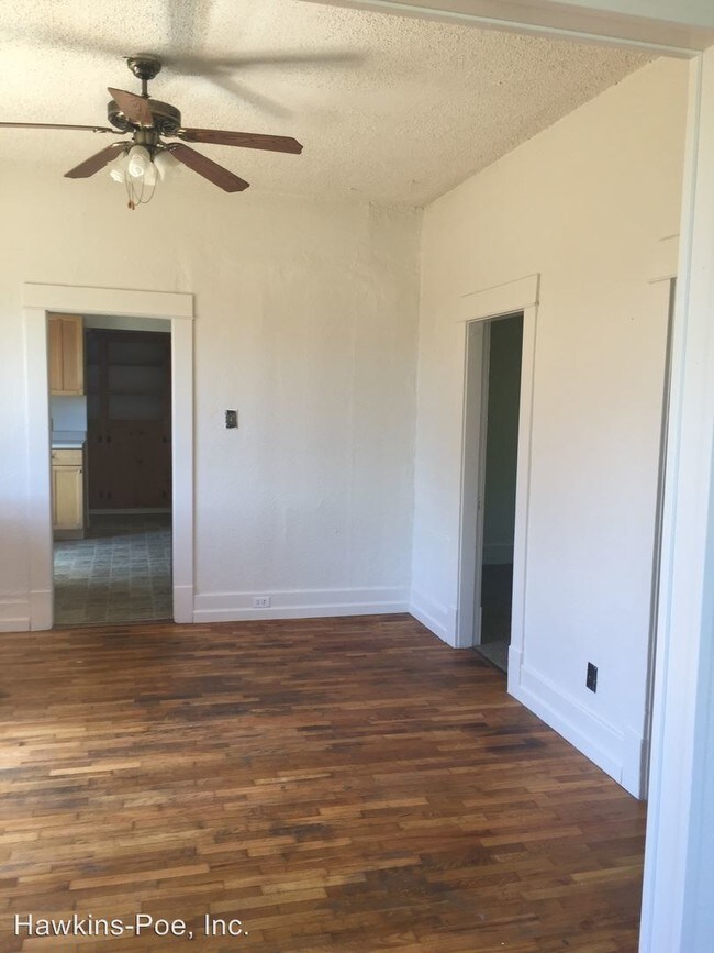 Building Photo - 1102 S Lawrence St