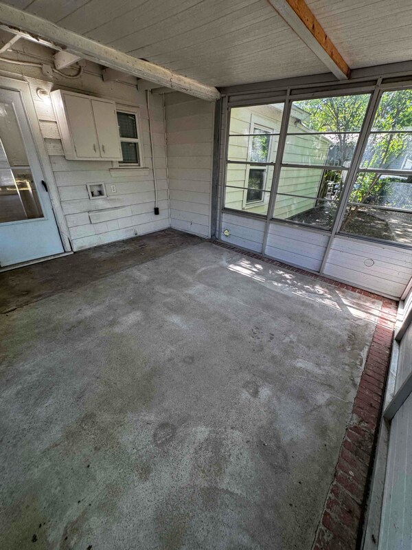 Building Photo - 321 Alexander Ave