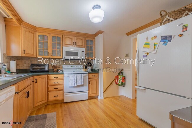 Building Photo - 73 Montclair Dr