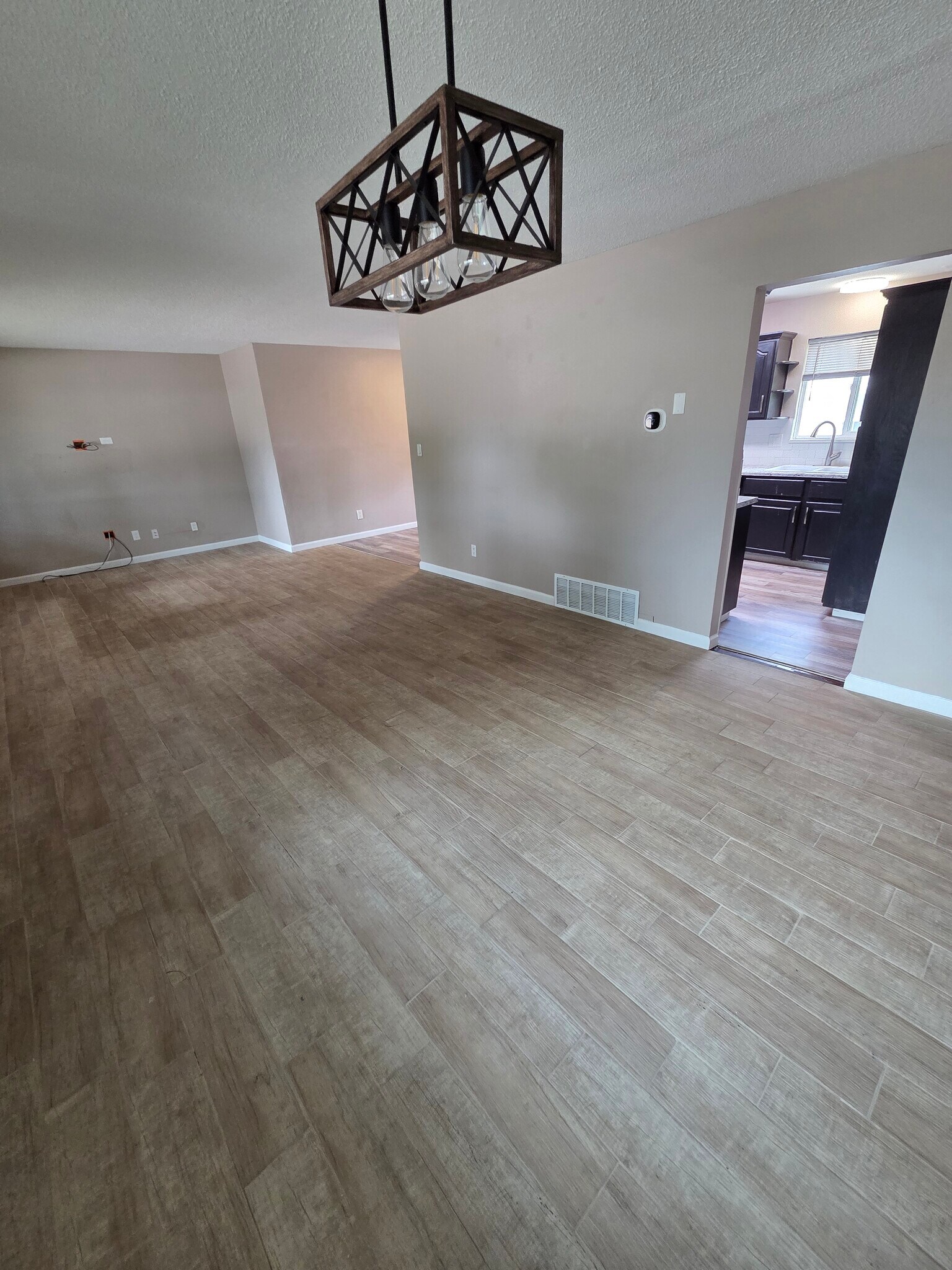Building Photo - 3633 Windflower Cir