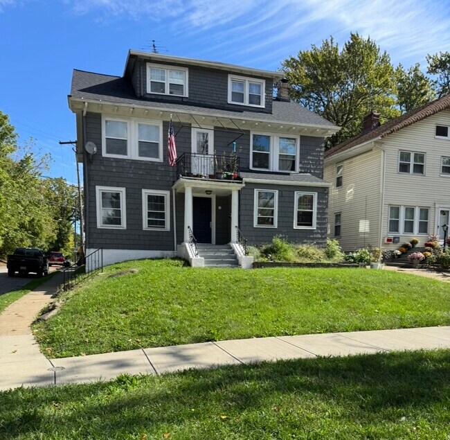 Building Photo - 1335 West Blvd