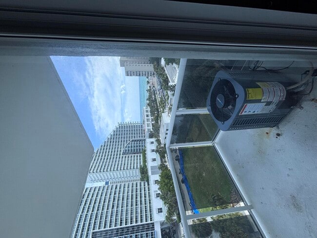 Building Photo - 336 N Birch Rd