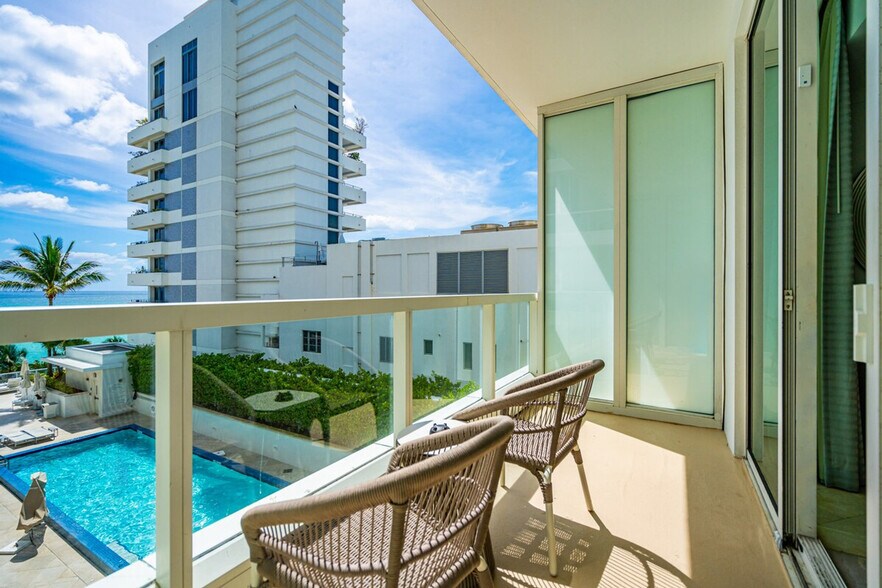 Building Photo - 4441 Collins Ave