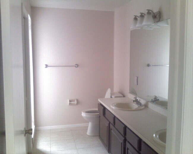 Building Photo - 2472 Lake Jackson Cir
