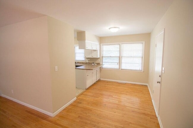 Building Photo - 2309 Highland Dr