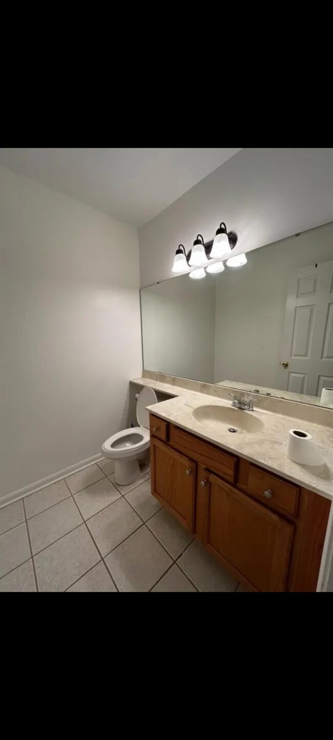 Building Photo - 328 Sweetbriar Ct