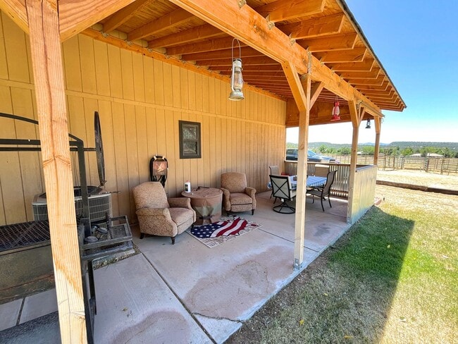 Building Photo - Horsemans Property