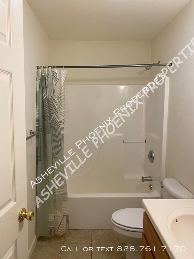 Building Photo - 101 Lanier Ln